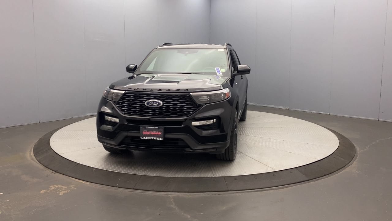 Used 2023 Ford Explorer ST-Line AWD/4WD image 8