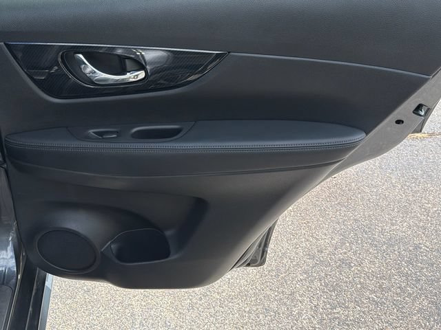 Used 2019 Nissan Rogue SL w/ Premium Package AWD/4WD image 17