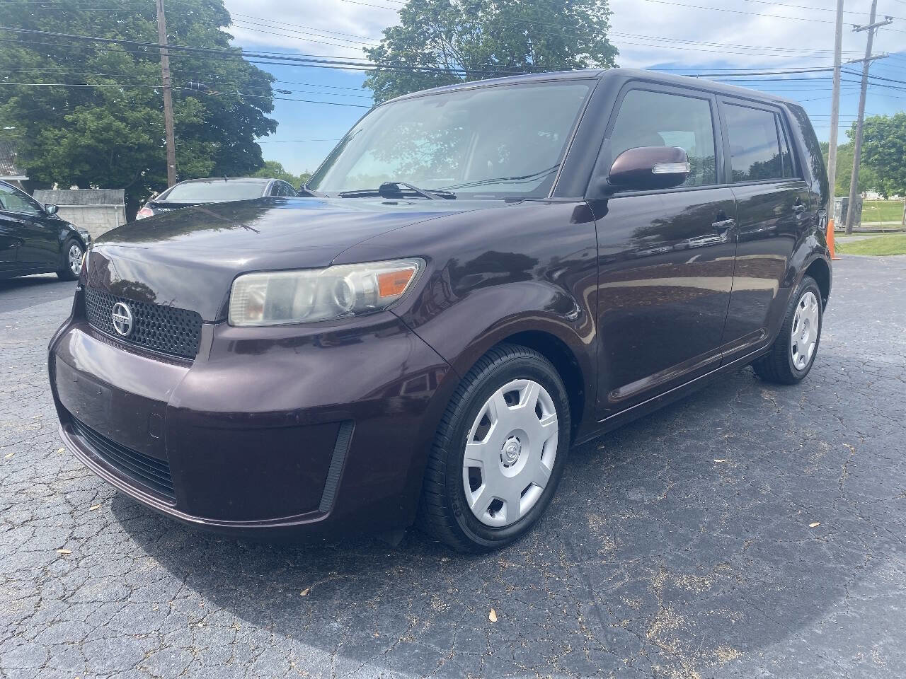 Used 2010 Scion xB FWD image 2