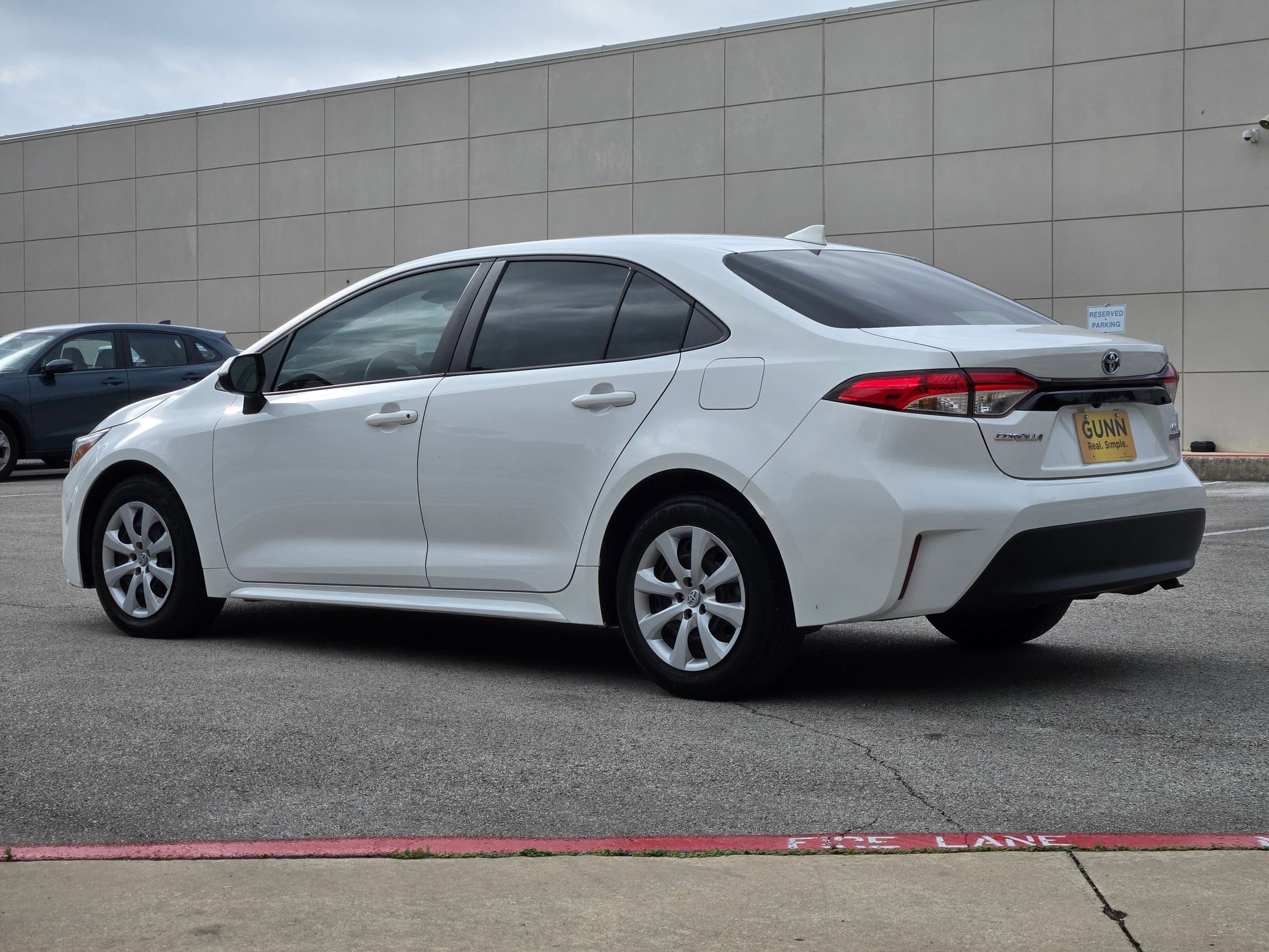 Used 2024 Toyota Corolla LE FWD image 5