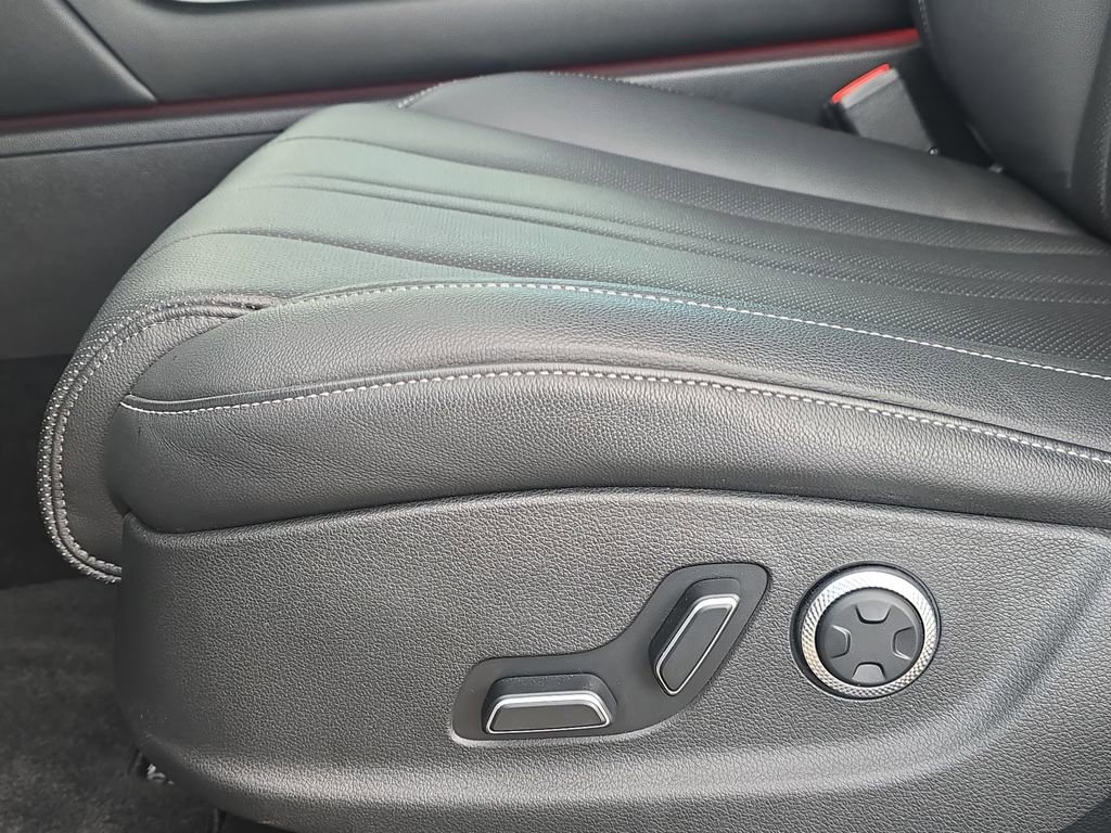 Used 2025 Genesis GV80 2.5T image 28