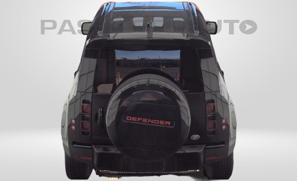 Used 2023 Land Rover Defender 110 S image 7