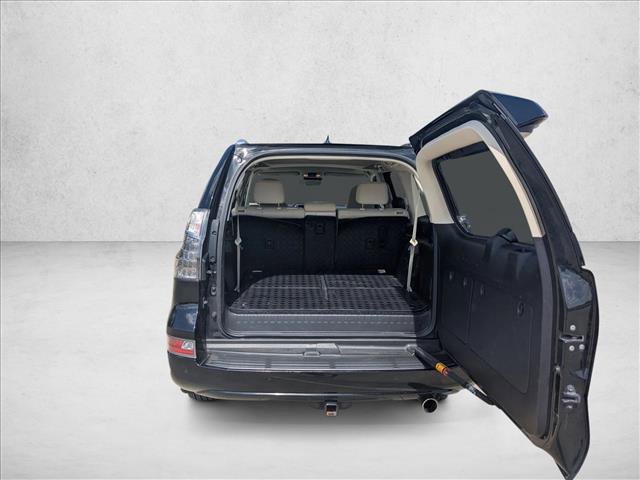 Used 2020 Lexus GX 460 Premium w/ Premium Package image 7