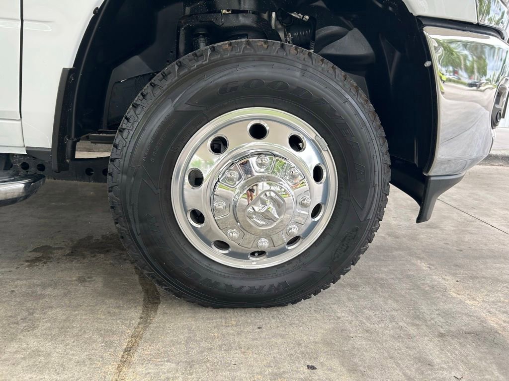 Used 2025 RAM 3500 Big Horn AWD/4WD image 23