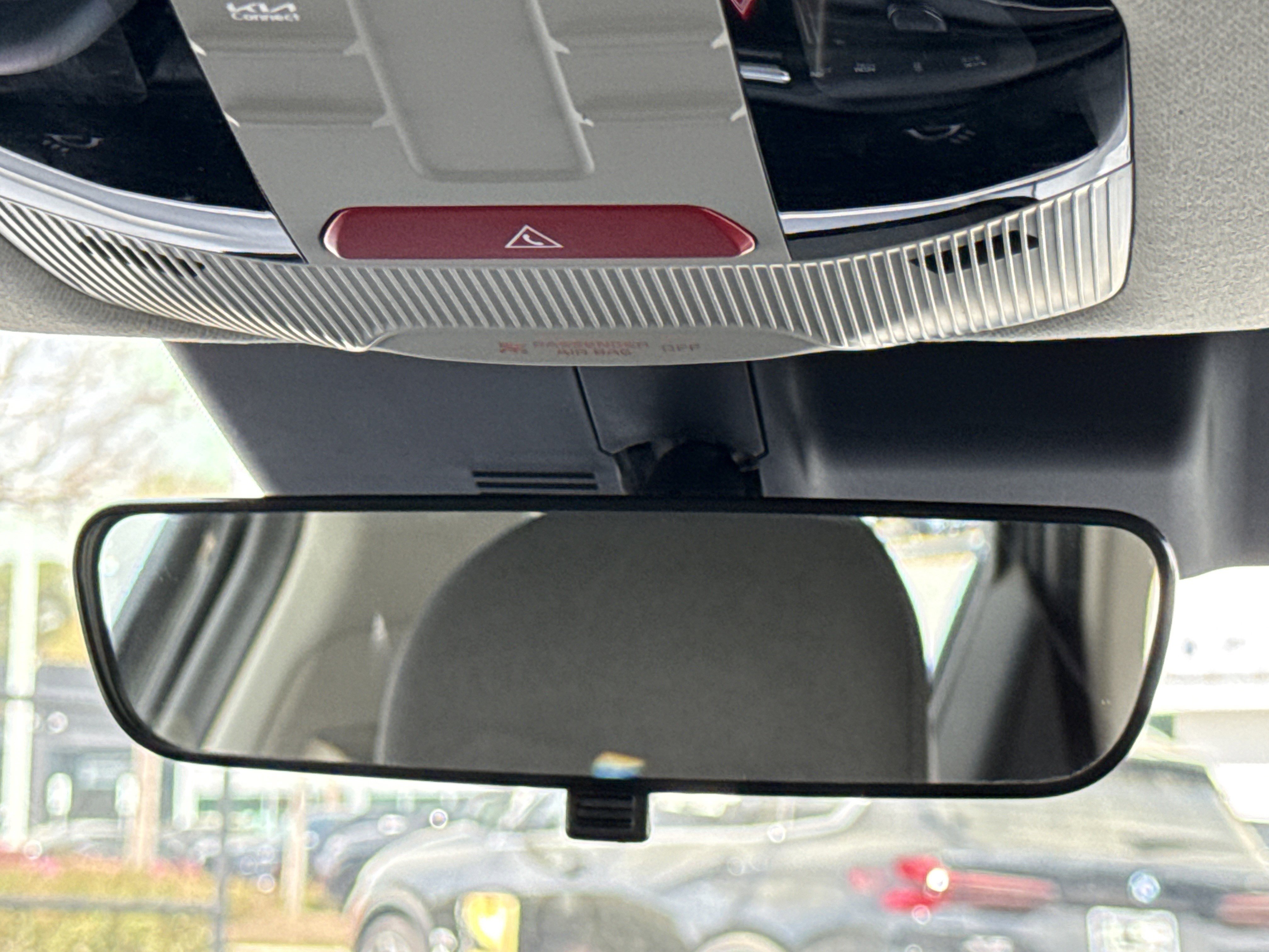 Used 2025 Kia K4 LXS image 36