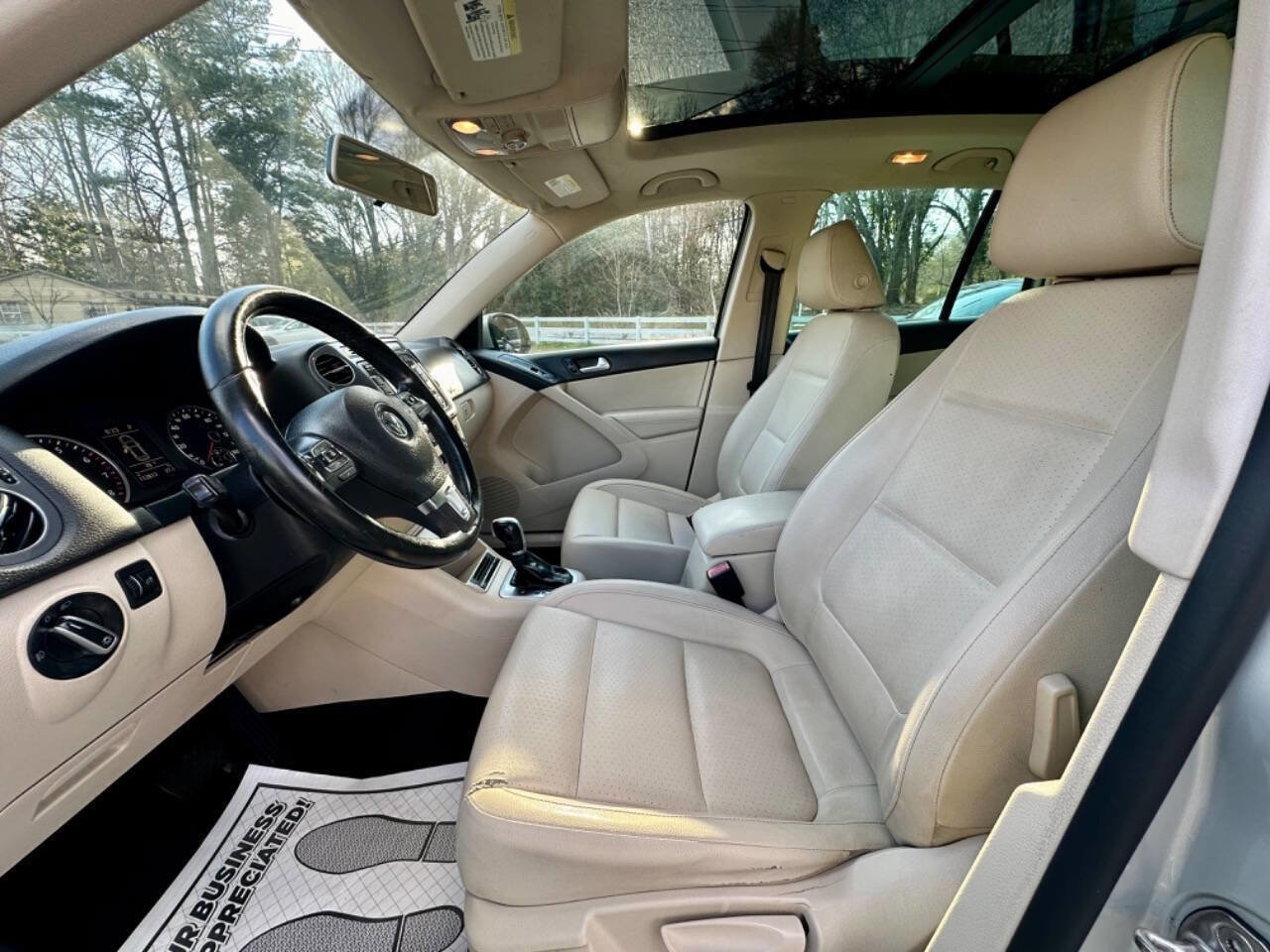 Used 2013 Volkswagen Tiguan SE image 10