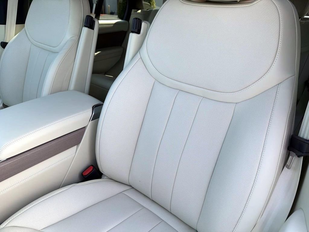 New 2026 Land Rover Range Rover SE image 19