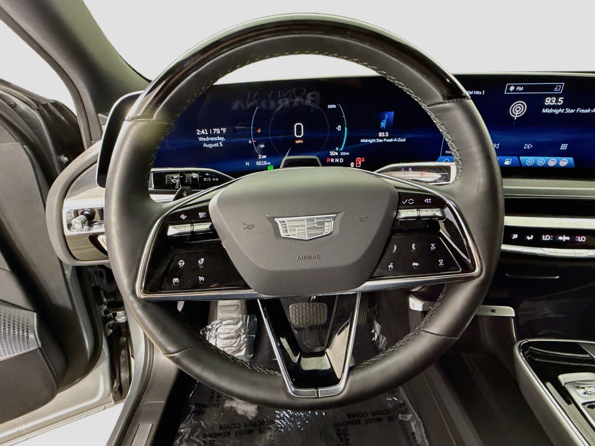 Used 2024 Cadillac Lyriq Sport AWD/4WD image 13