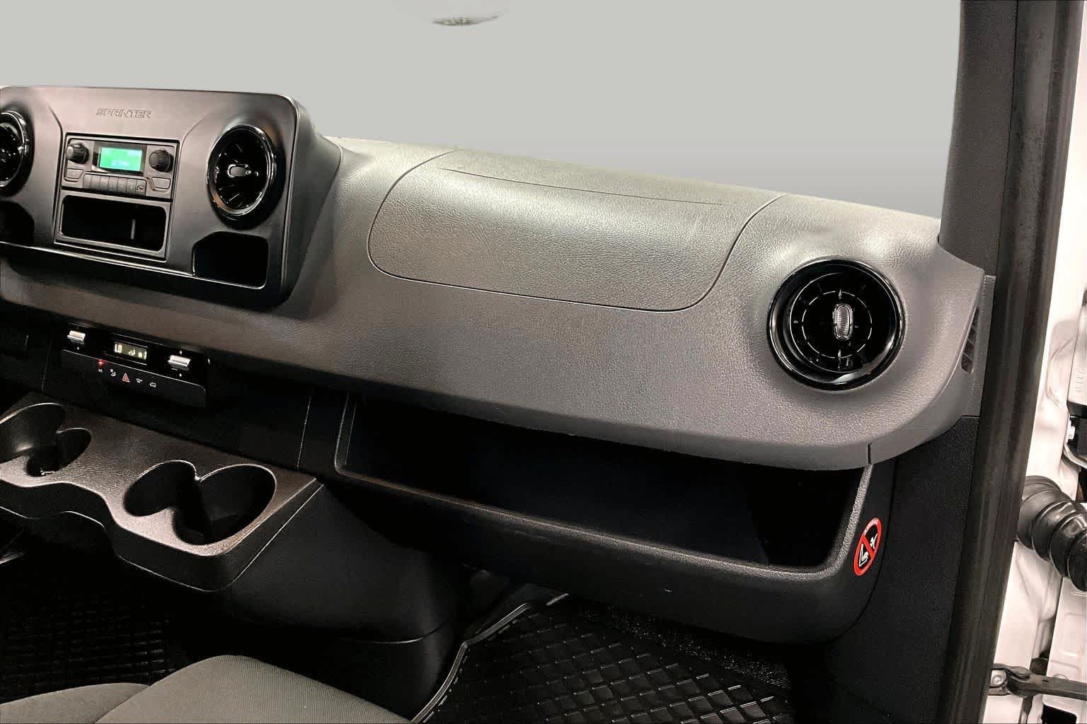 Used 2019 Mercedes-Benz Sprinter 144 image 18