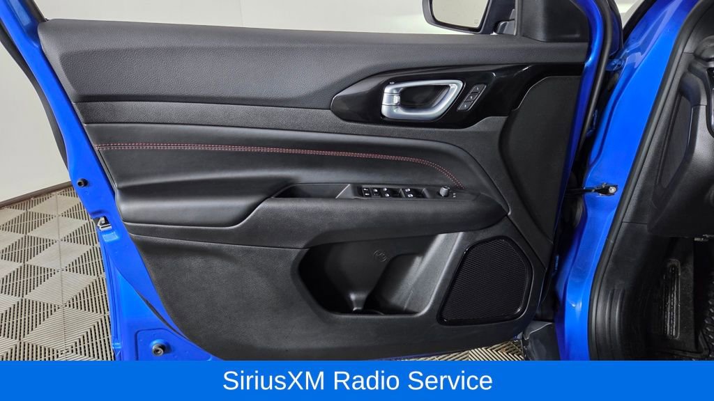 Used 2024 Jeep Compass Trailhawk w/ Trailhawk Elite Group image 14