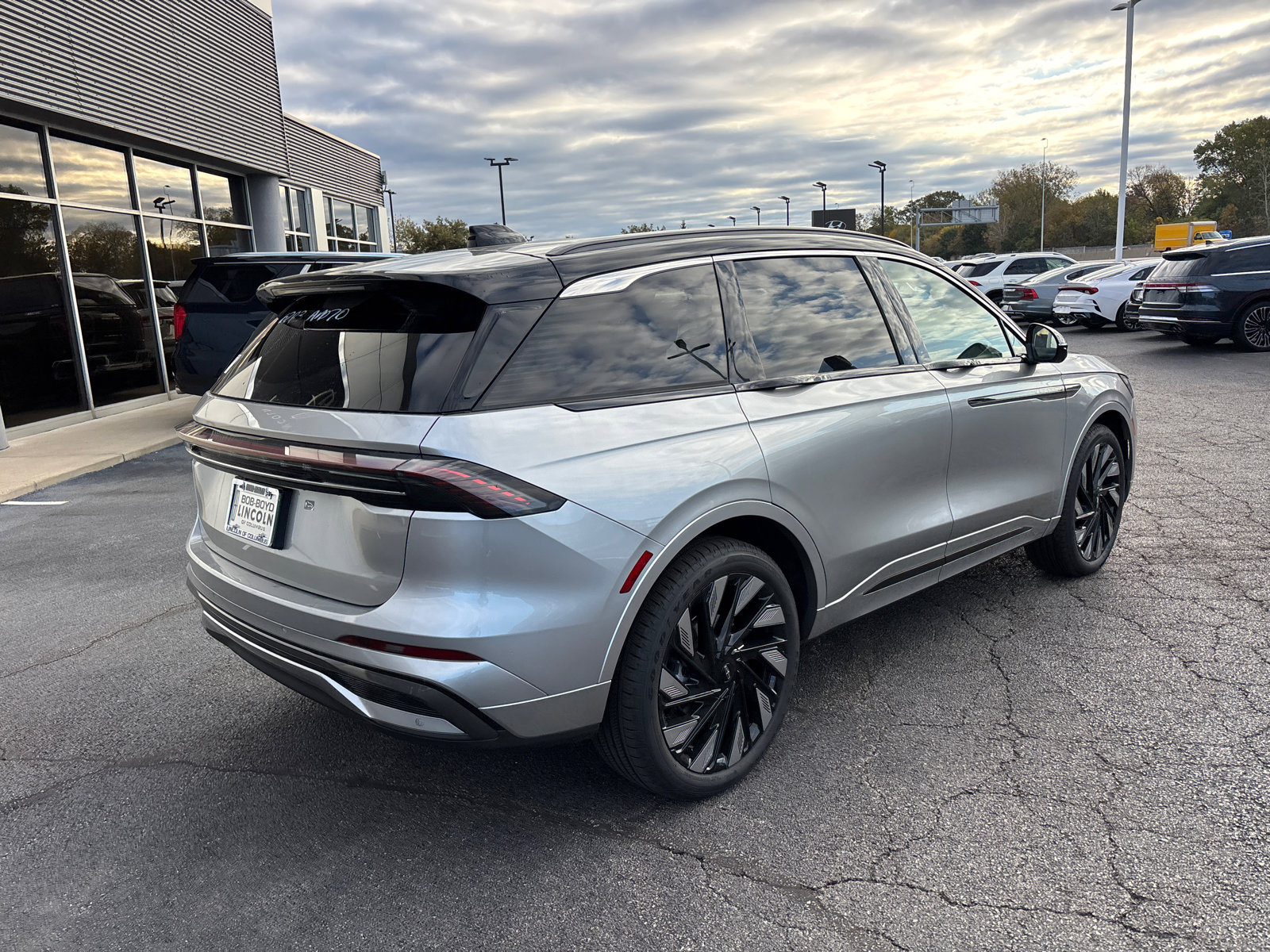 New 2026 Lincoln Nautilus Black Label w/ Jet Appearance Package image 7
