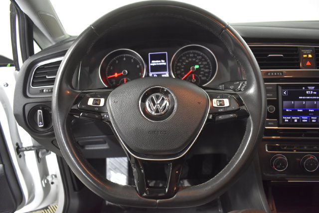 Used 2020 Volkswagen Golf 4-Door FWD image 14