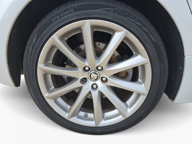 Used 2013 Jaguar XJ AWD image 9