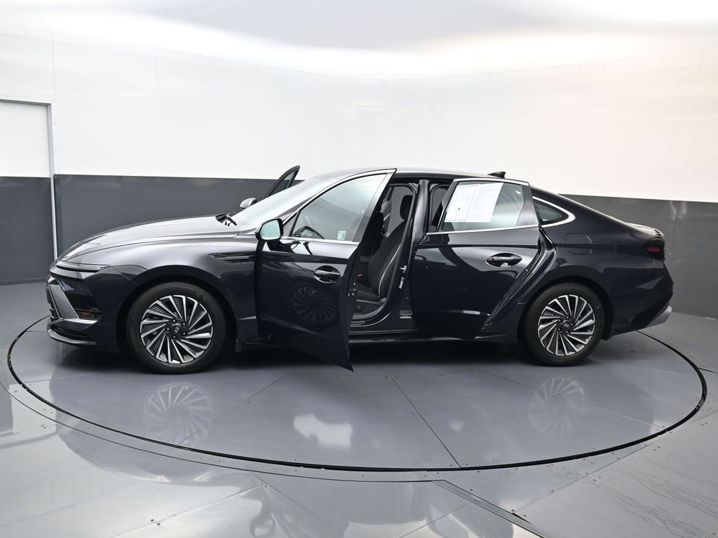 Certified 2025 Hyundai Sonata SEL image 31