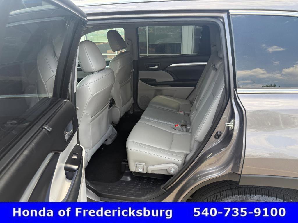 Used 2015 Toyota Highlander XLE AWD/4WD image 20
