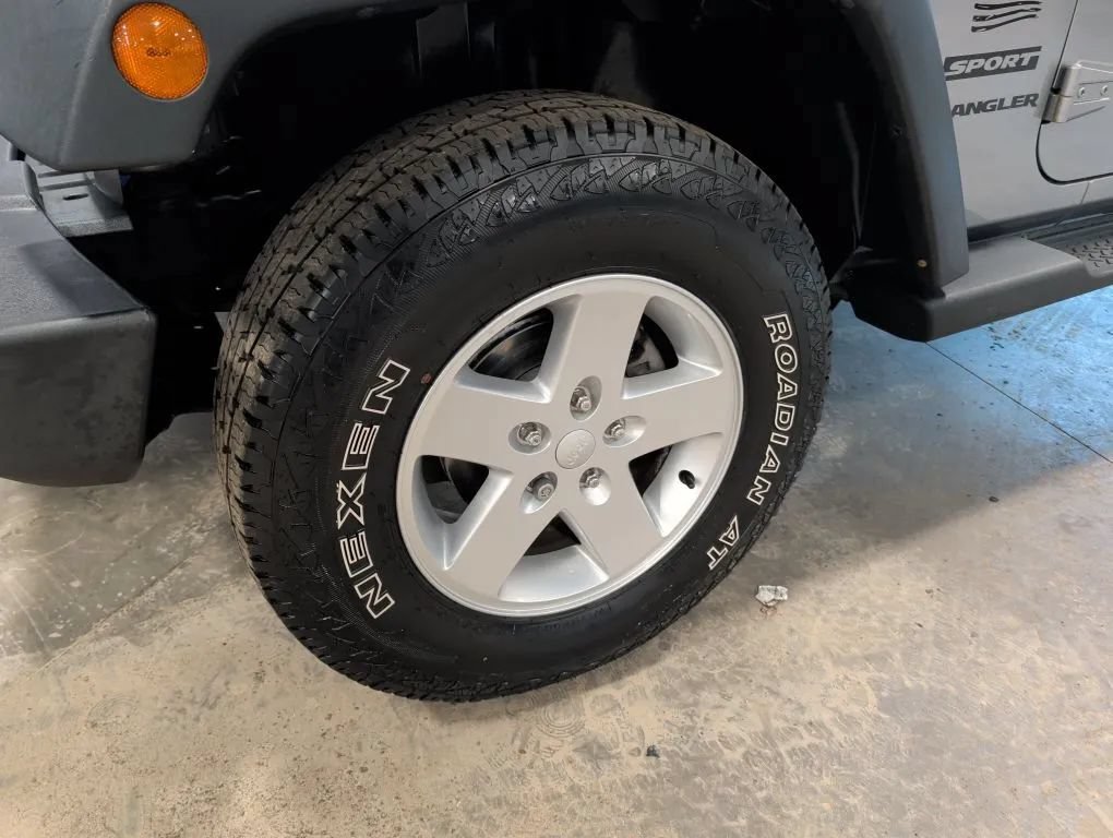 Used 2015 Jeep Wrangler Sport w/ Quick Order Package 24S AWD/4WD image 20