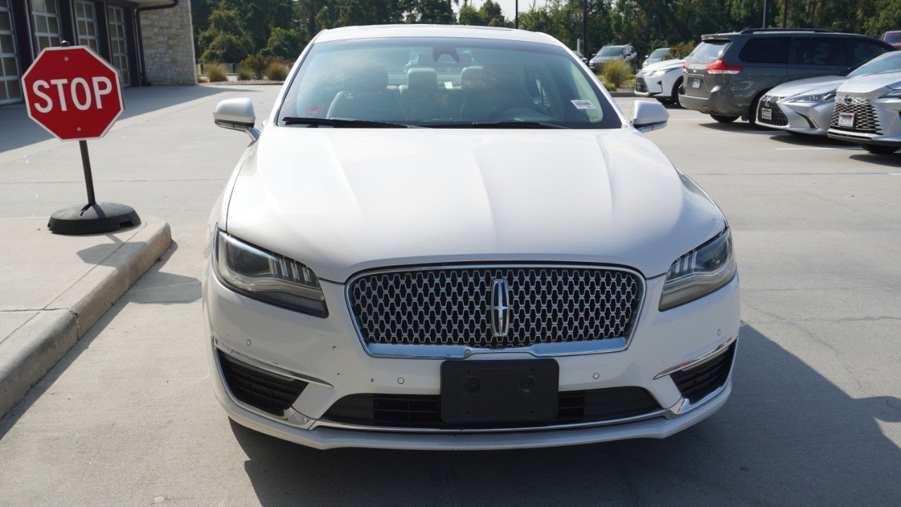 Used 2017 Lincoln MKZ Reserve w/ Technology Package FWD image 2