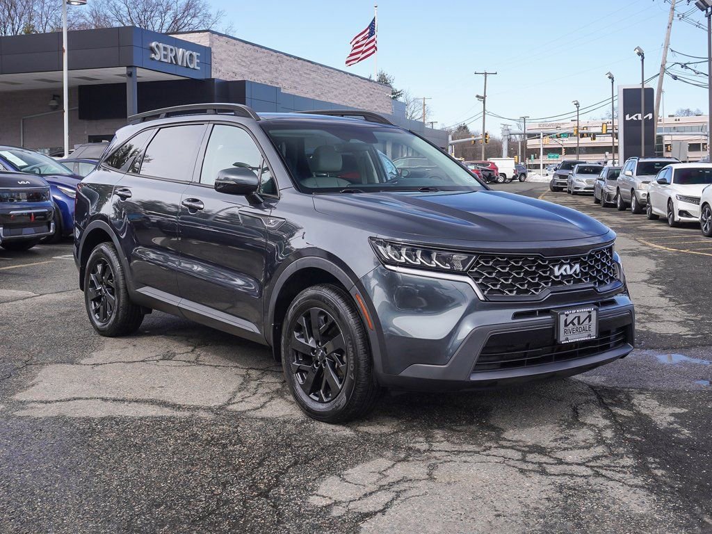 Used 2022 Kia Sorento S w/ Panoramic Sunroof Package image 2
