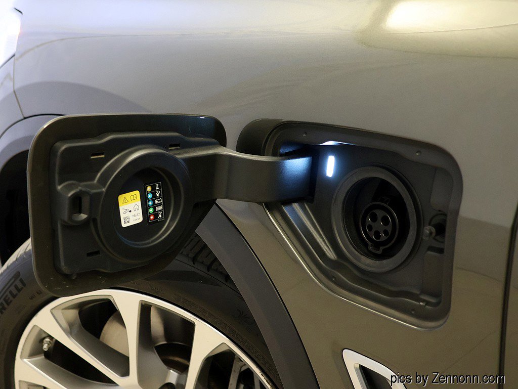 Certified 2023 BMW X5 xDrive45e w/ Executive Package image 10