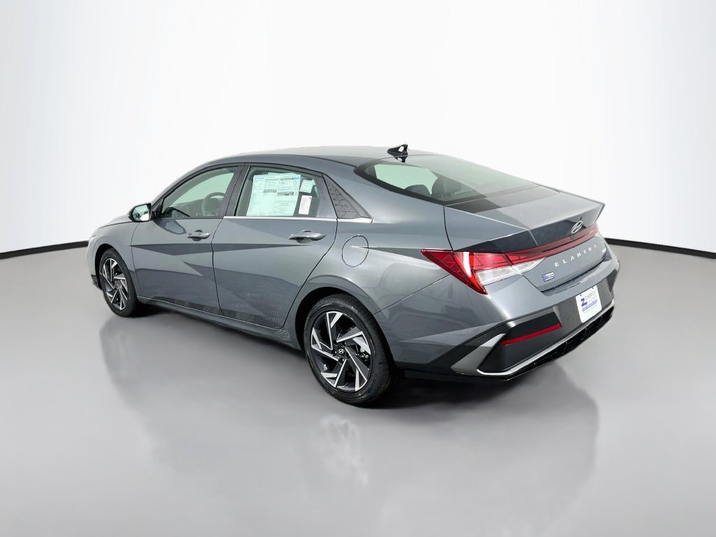 New 2026 Hyundai Elantra Limited FWD image 5