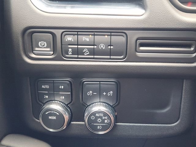 Used 2023 GMC Yukon AT4 AWD/4WD image 22