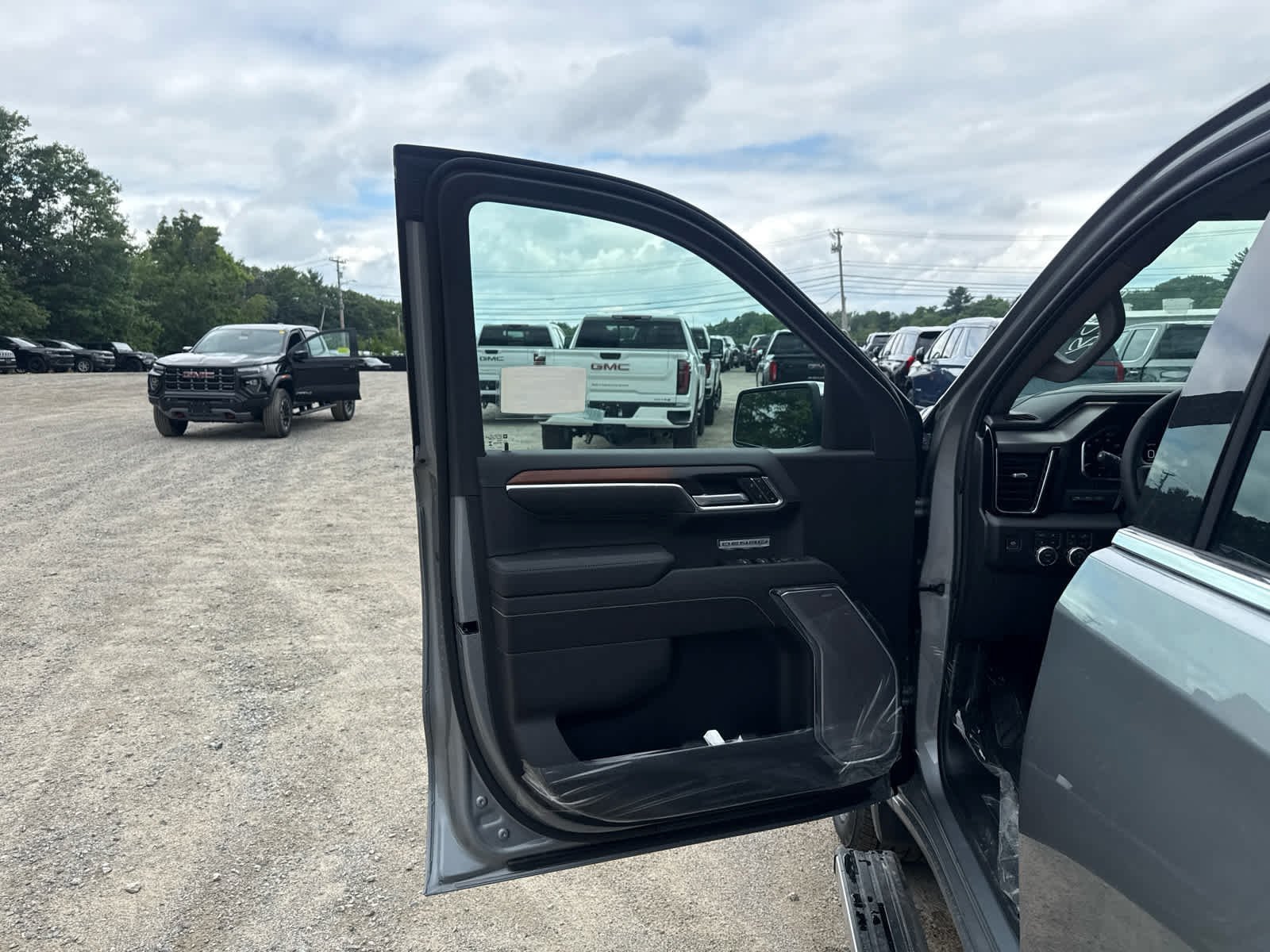 New 2026 GMC Sierra 1500 Denali w/ Technology Package AWD/4WD image 11