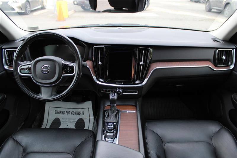 Used 2021 Volvo S60 T5 Momentum FWD image 13