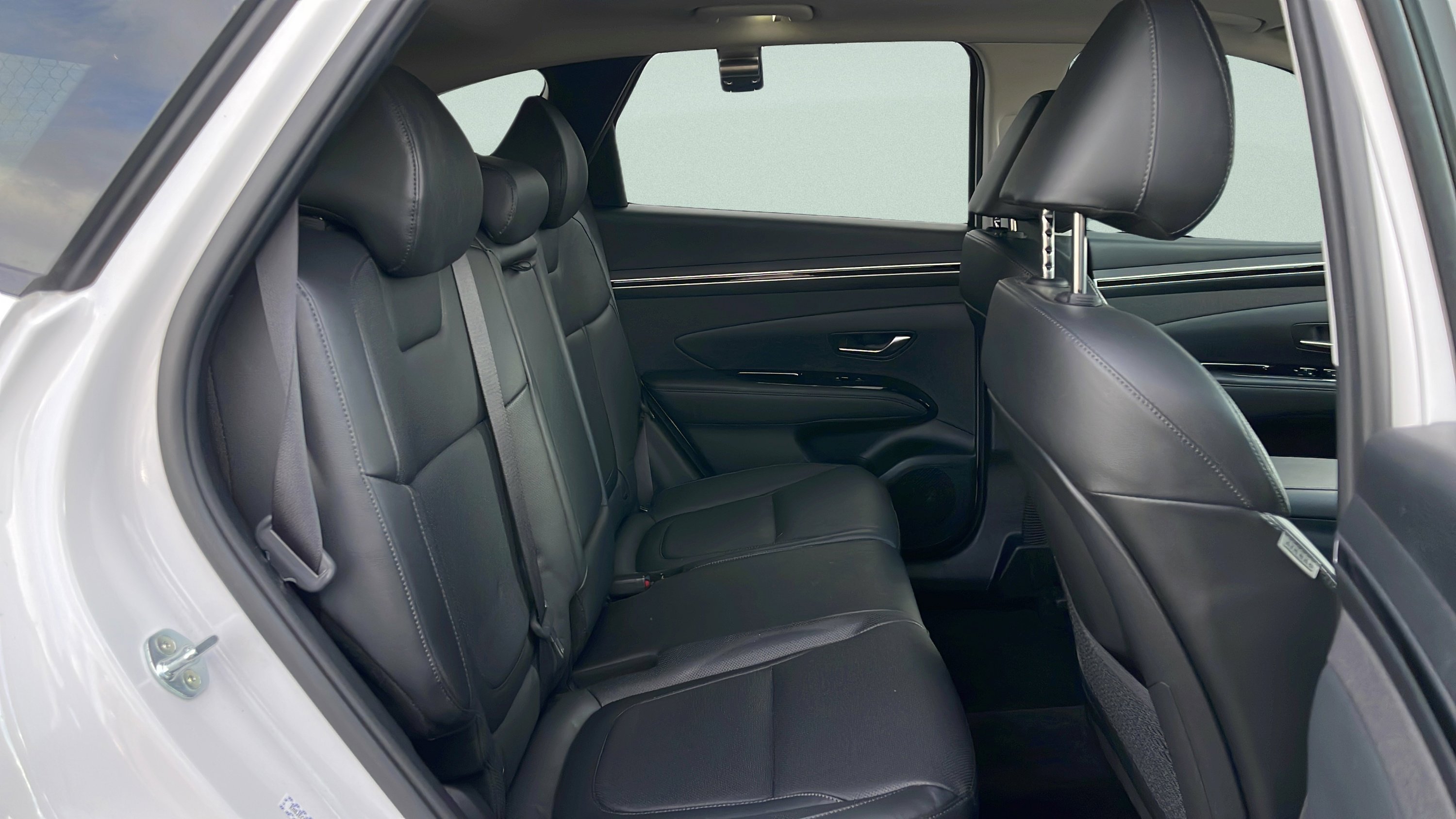 Used 2022 Hyundai Tucson Limited w/ Cargo Package image 27