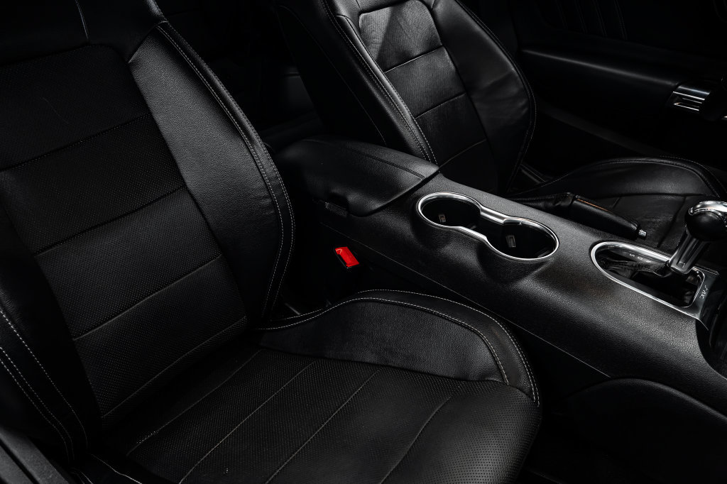 Used 2020 Ford Mustang Premium RWD image 28