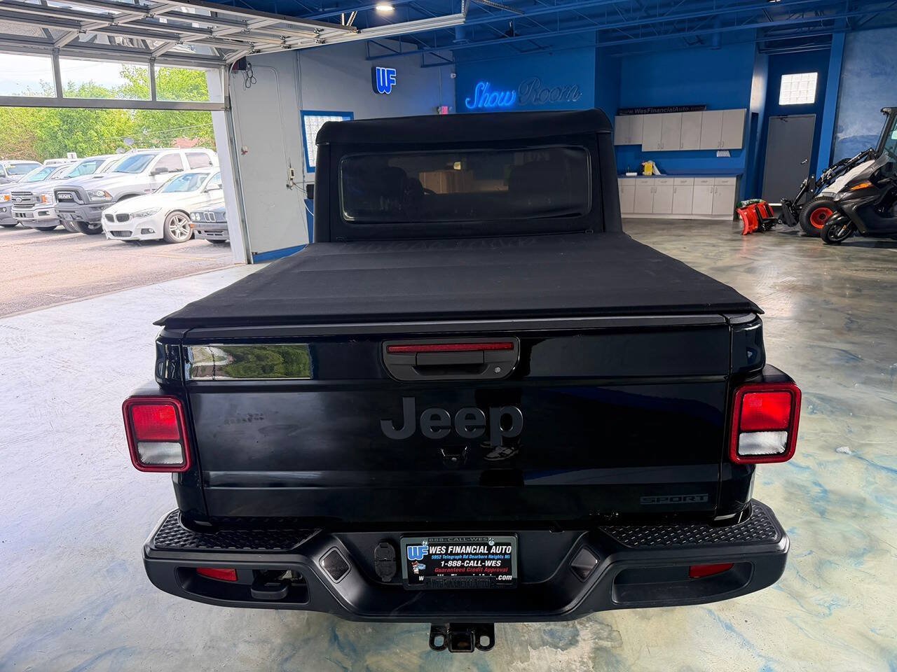 Used 2020 Jeep Gladiator Sport w/ Technology Group AWD/4WD image 10