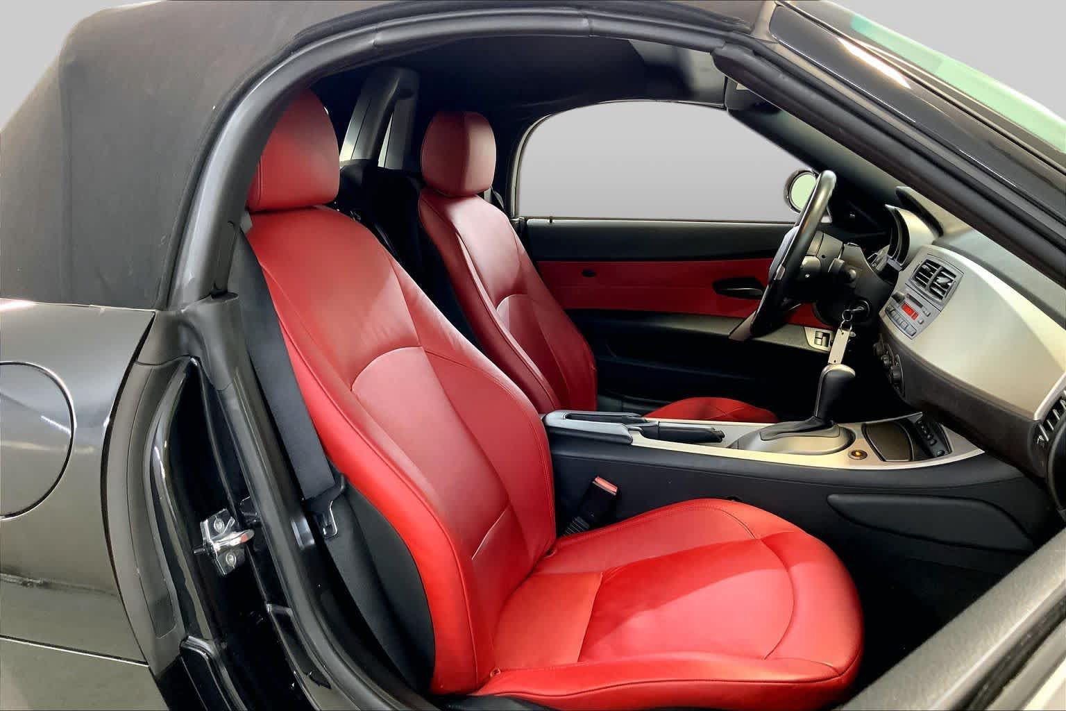 Used 2004 BMW Z4 3.0i RWD image 8
