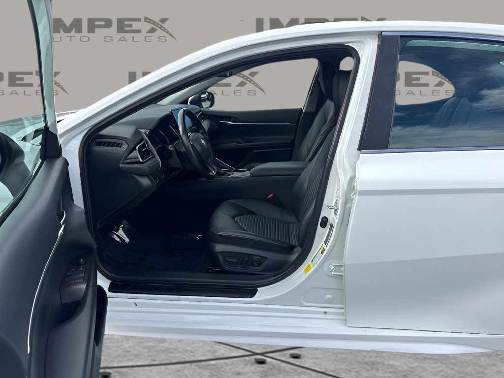 Used 2021 Toyota Camry SE FWD image 9