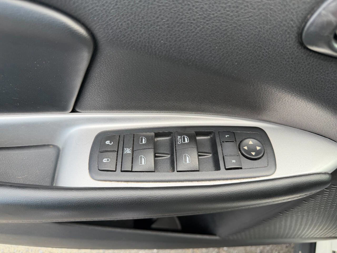 Used 2016 Dodge Journey SE w/ Flexible Seating Group image 19