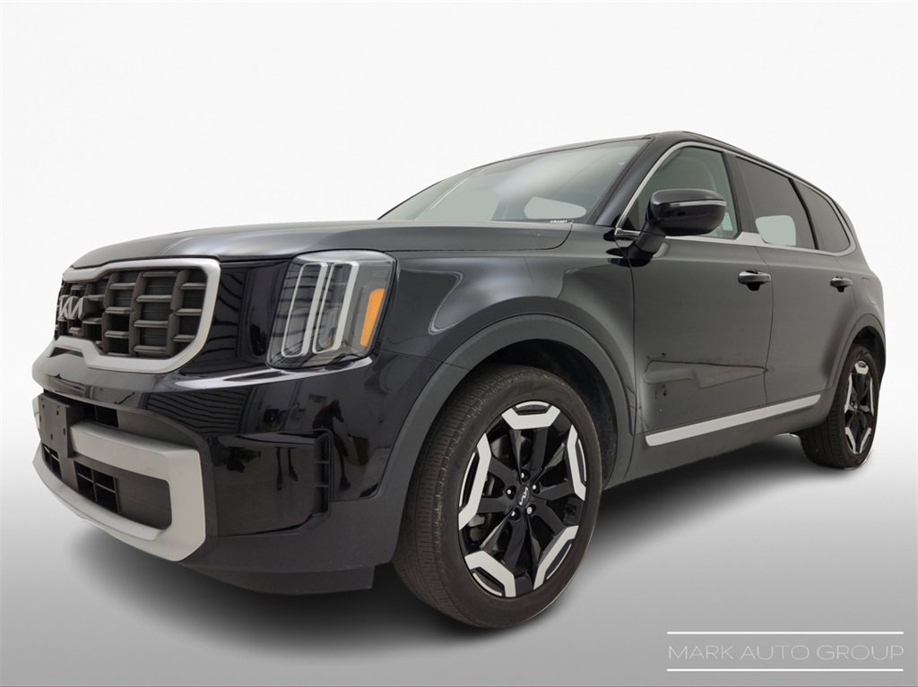 Used 2023 Kia Telluride S w/ S Sunroof Package