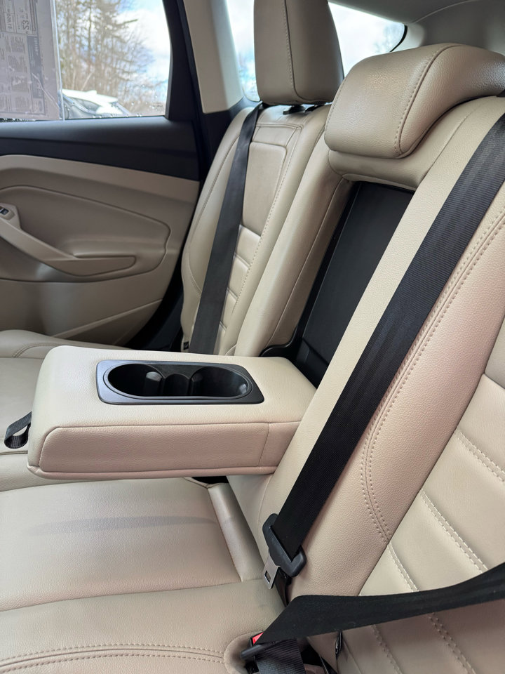 Used 2019 Ford Escape Titanium image 18