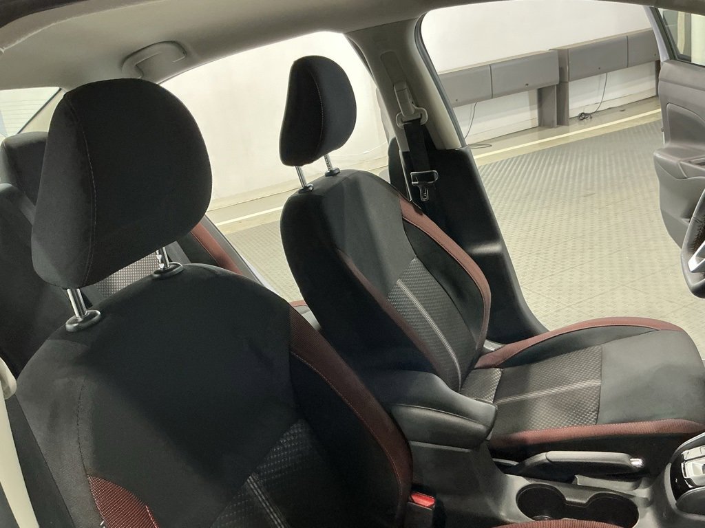 Used 2023 Nissan Versa SR w/ Trunk Package image 18