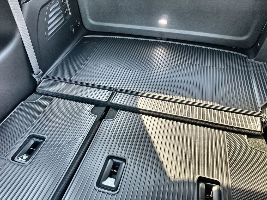 New 2026 GMC Acadia Denali w/ Super Cruise Package image 18