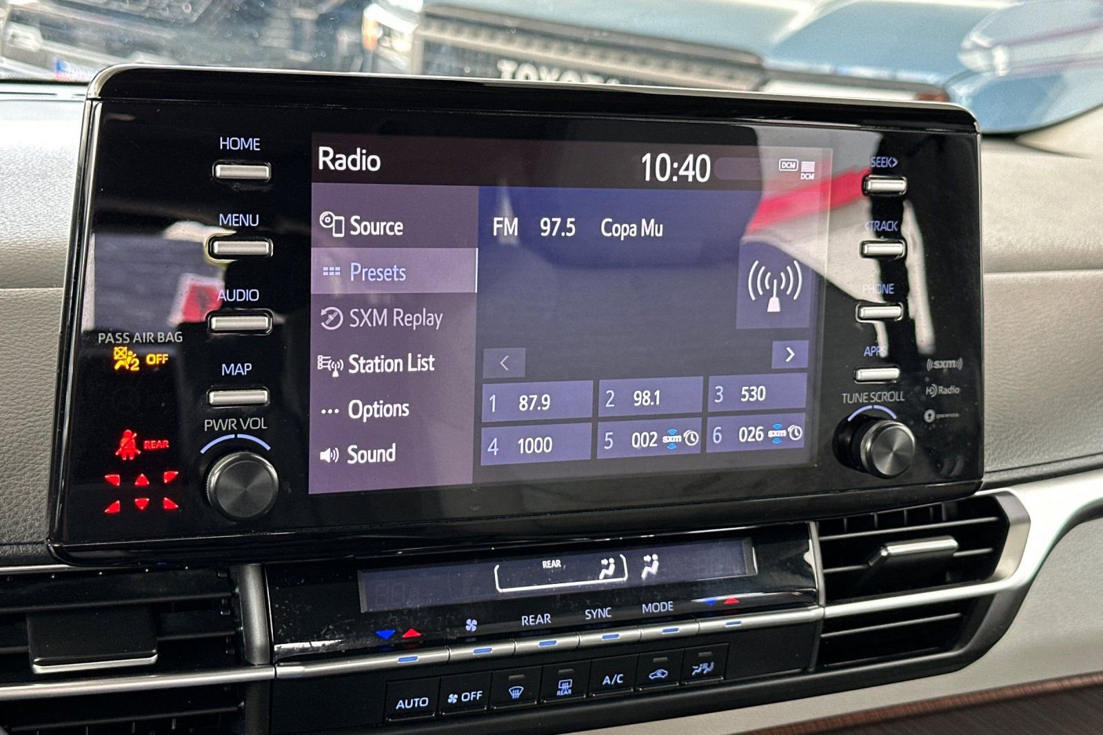 Certified 2023 Toyota Sienna LE FWD image 20