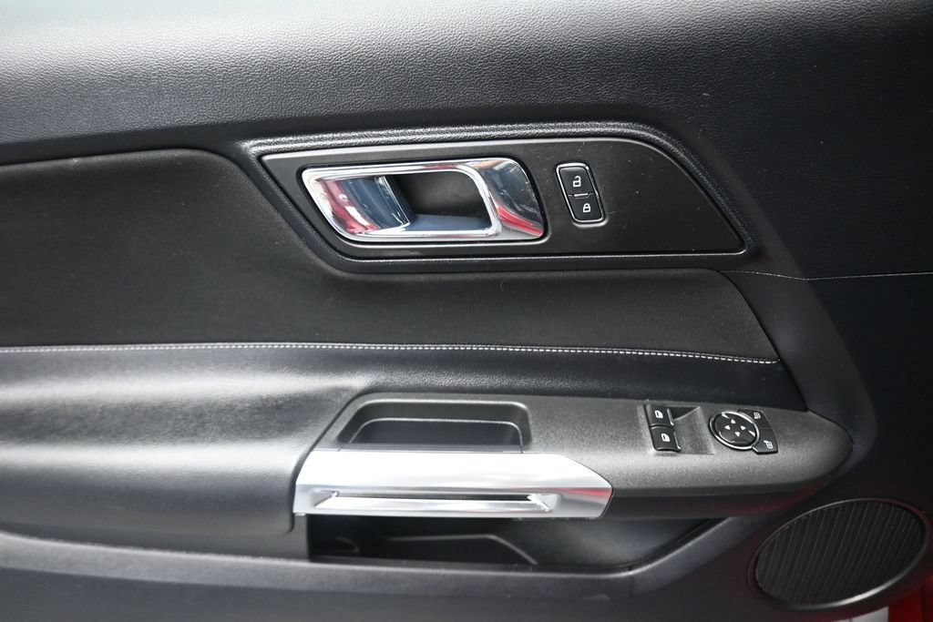 Used 2016 Ford Mustang Coupe RWD image 10
