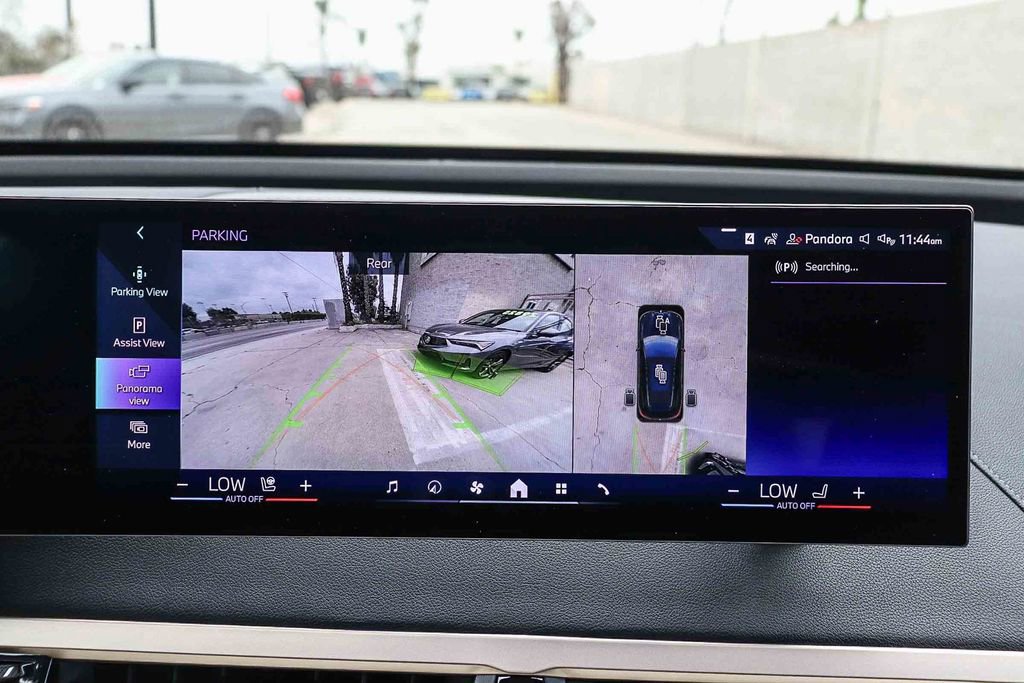 Used 2026 BMW iX xDrive60 w/ Premium Package image 25