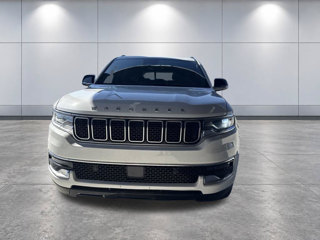 Used 2023 Jeep Wagoneer 4WD w/ Premium Group I image 2