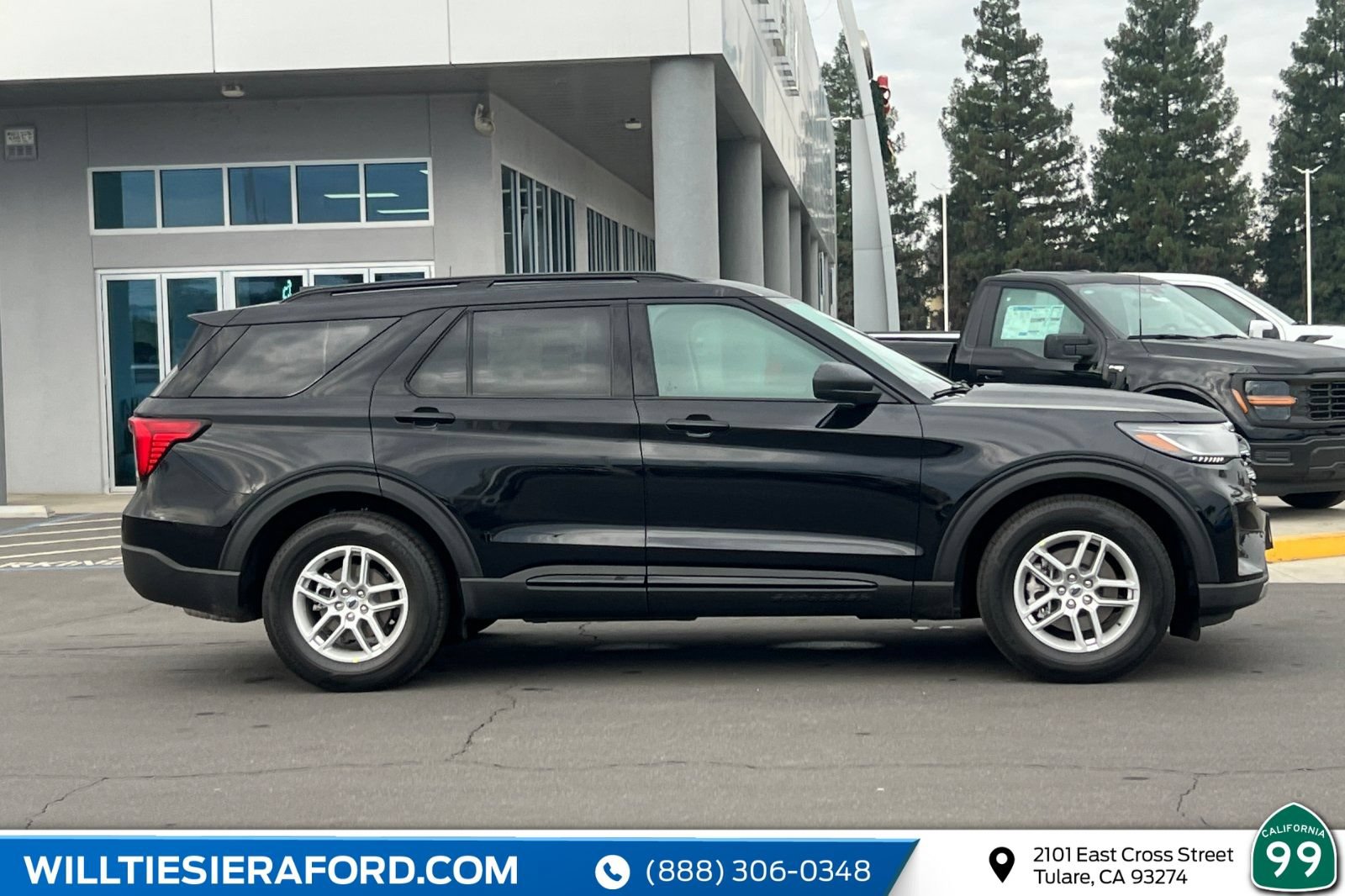 New 2026 Ford Explorer Active RWD image 5