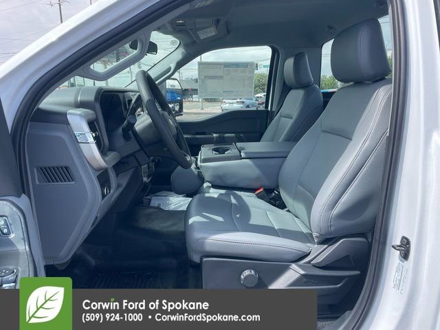 New 2025 Ford F550 4x4 Regular Cab Super Duty image 2