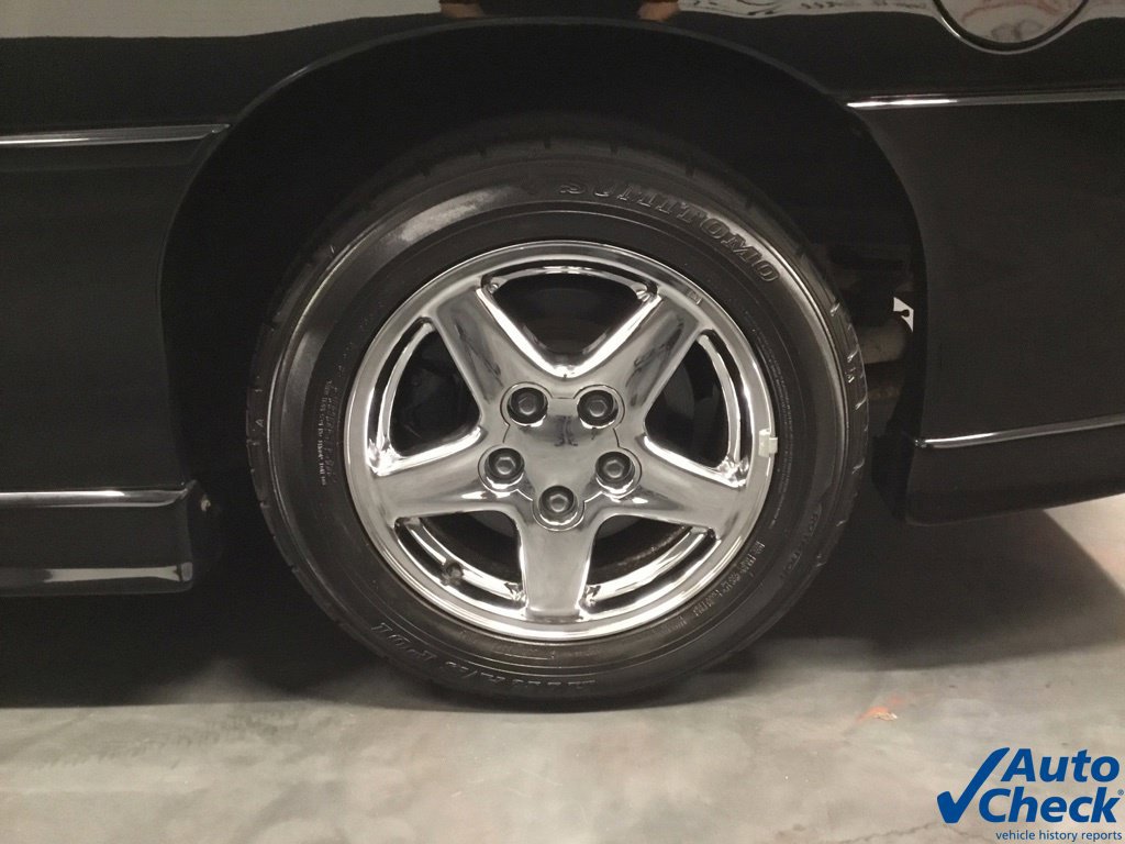 Used 2000 Chevrolet Camaro Z28 w/ Sport Appearance Pkg RWD image 26