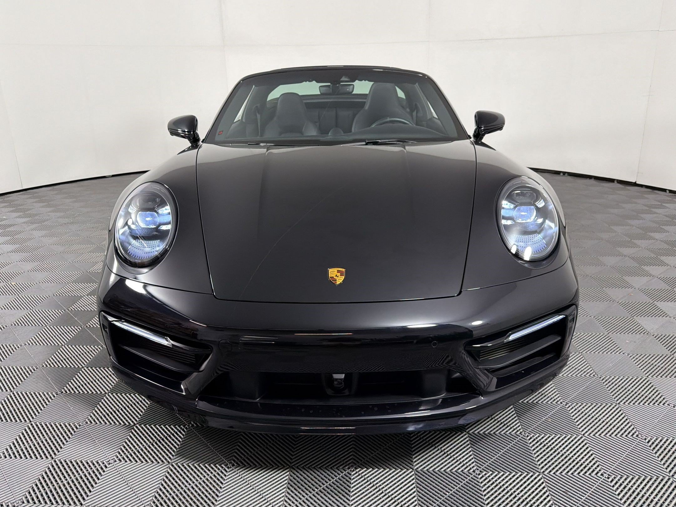 Certified 2023 Porsche 911 50th Anniversary Edition AWD/4WD image 6