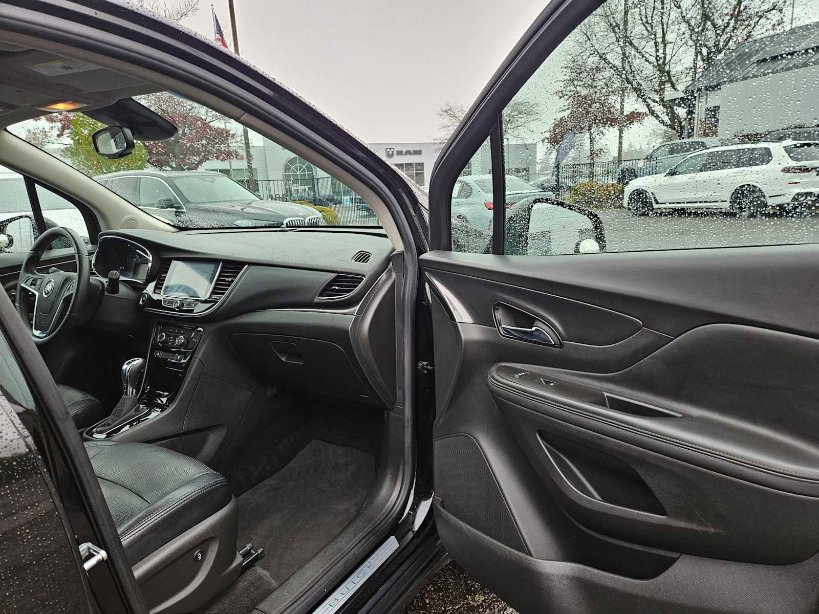Used 2018 Buick Encore Preferred image 10