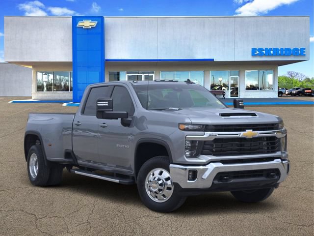 Used 2026 Chevrolet Silverado 3500 LT w/ Safety Package AWD/4WD image 1