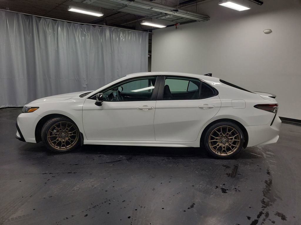 Used 2023 Toyota Camry SE image 5