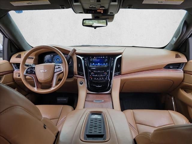 Used 2017 Cadillac Escalade Platinum image 16