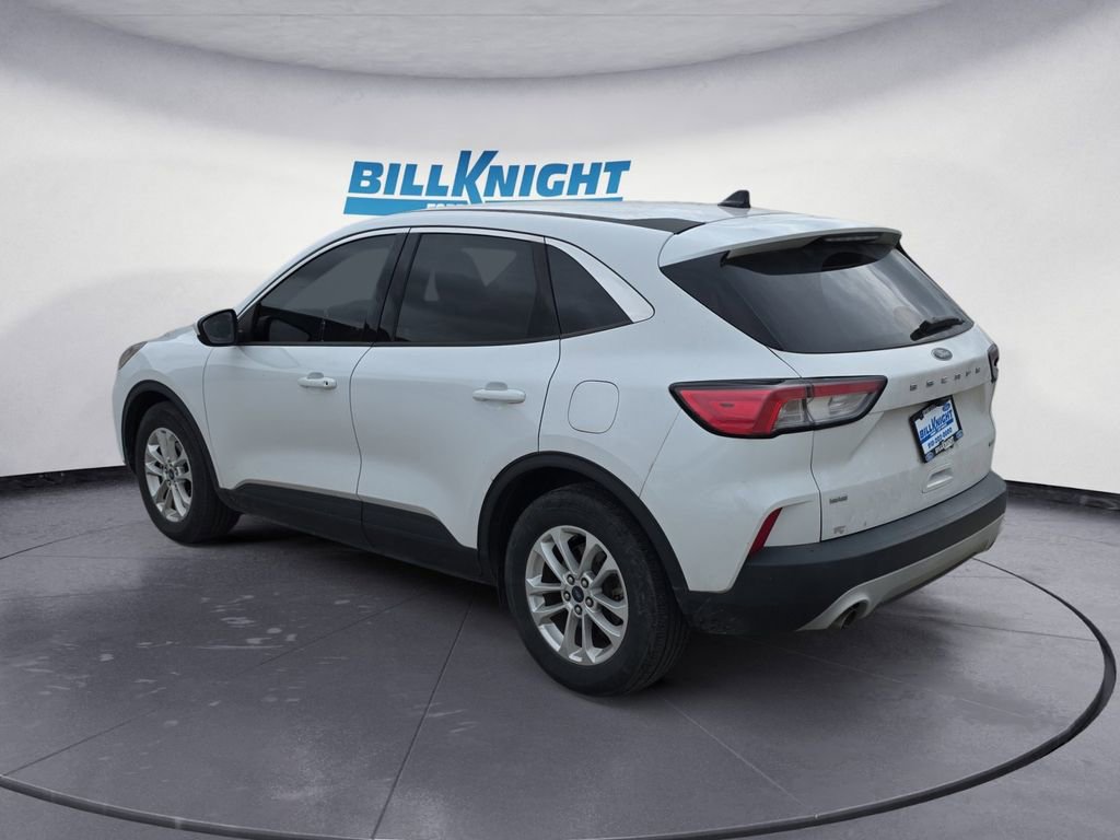 Used 2020 Ford Escape SE image 3